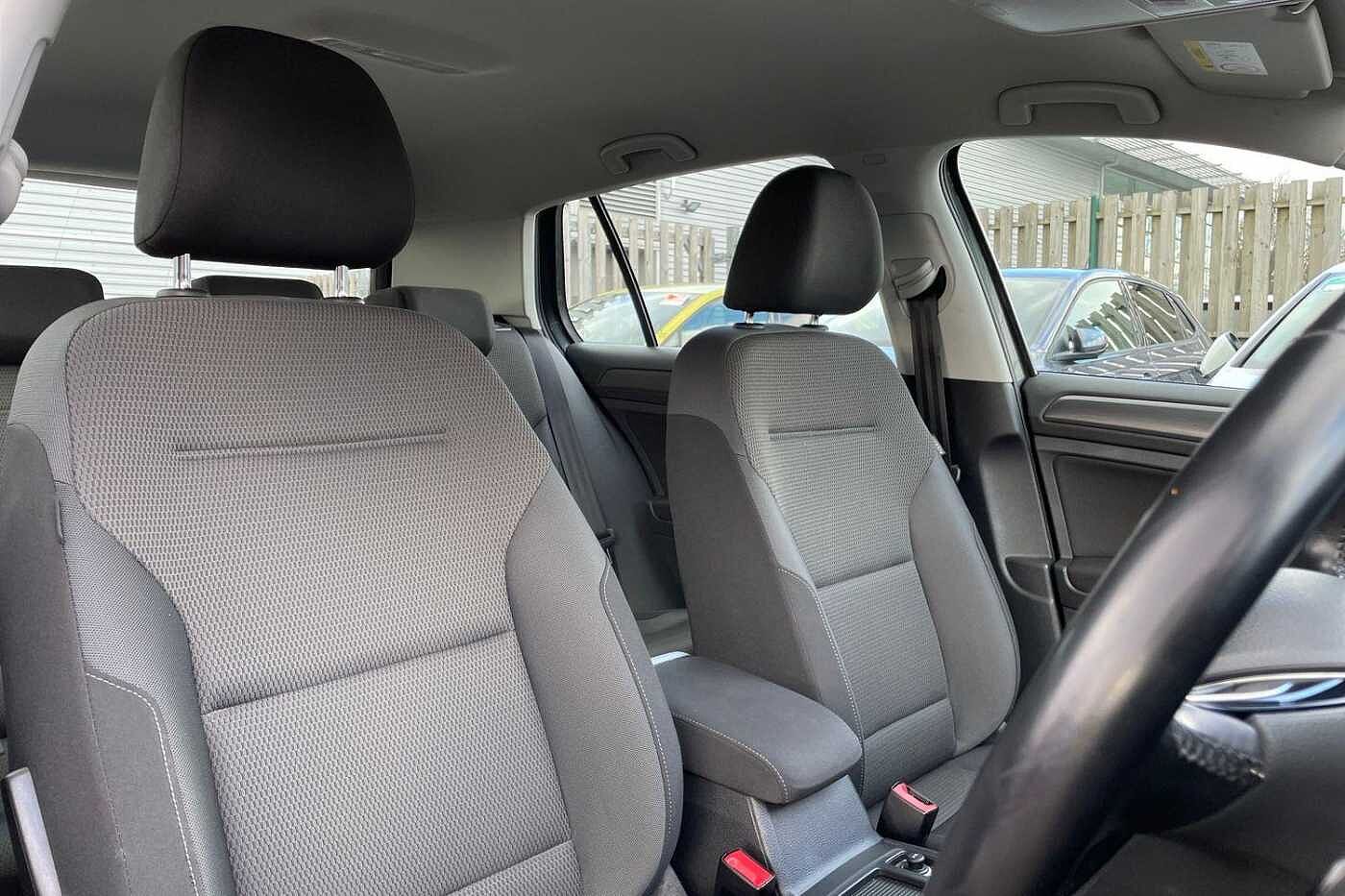 Volkswagen Golf SE Nav 1.4 TSI 125PS 6-speed Manual 5 Door