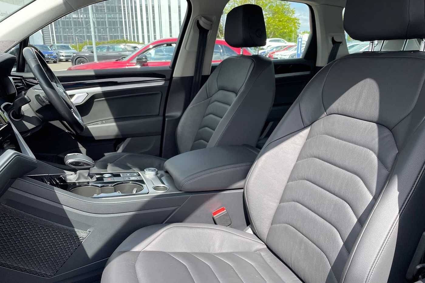 Volkswagen Touareg SEL 3.0 TDI 286PS 4MOTION 8-speed Auto Tiptronic 5 Door