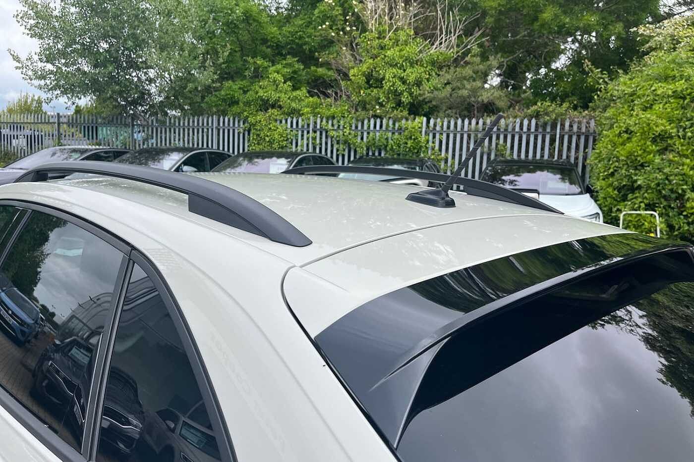 Volkswagen Taigo 1.0 TSI (110ps) R-Line DSG + REAR CAMERA