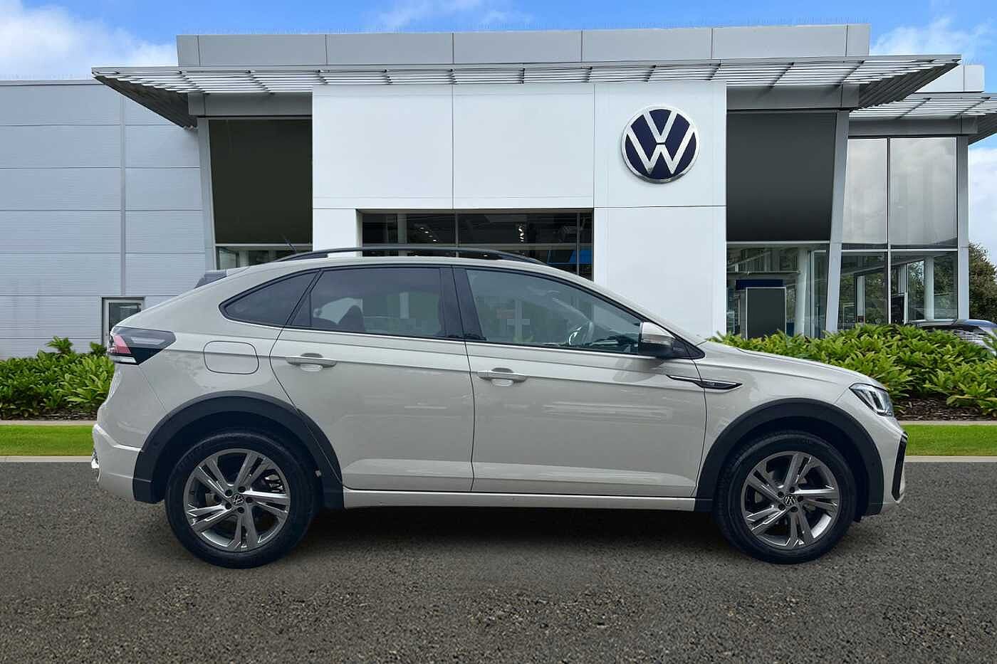 Volkswagen Taigo 1.0 TSI (110ps) R-Line DSG + REAR CAMERA