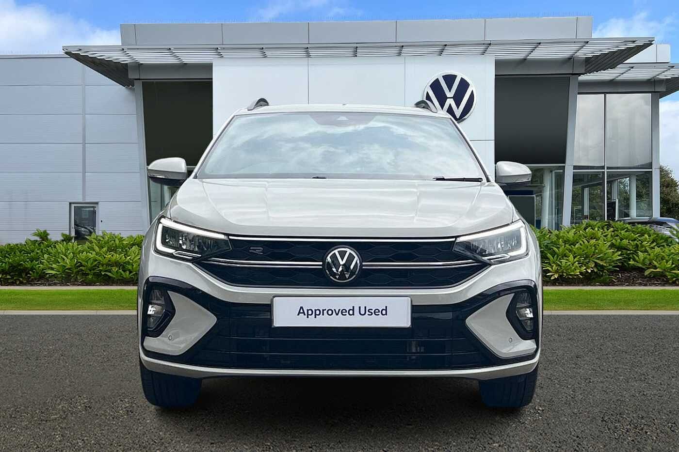 Volkswagen Taigo 1.0 TSI (110ps) R-Line DSG + REAR CAMERA