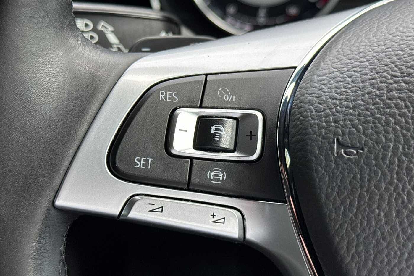Volkswagen Touareg 5dr 3.0TSI 340ps 4Motion R-Line