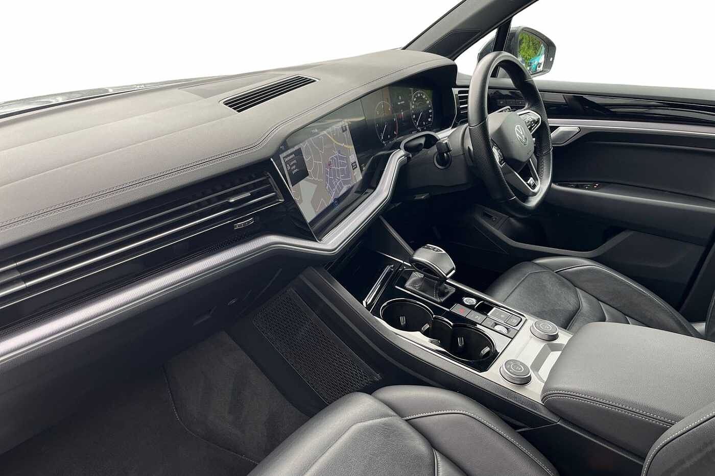 Volkswagen Touareg 3.0 TDI V6 Black Edition SUV 5dr Diesel Tiptronic 4Motion Euro 6 (s/s) (286 ps)