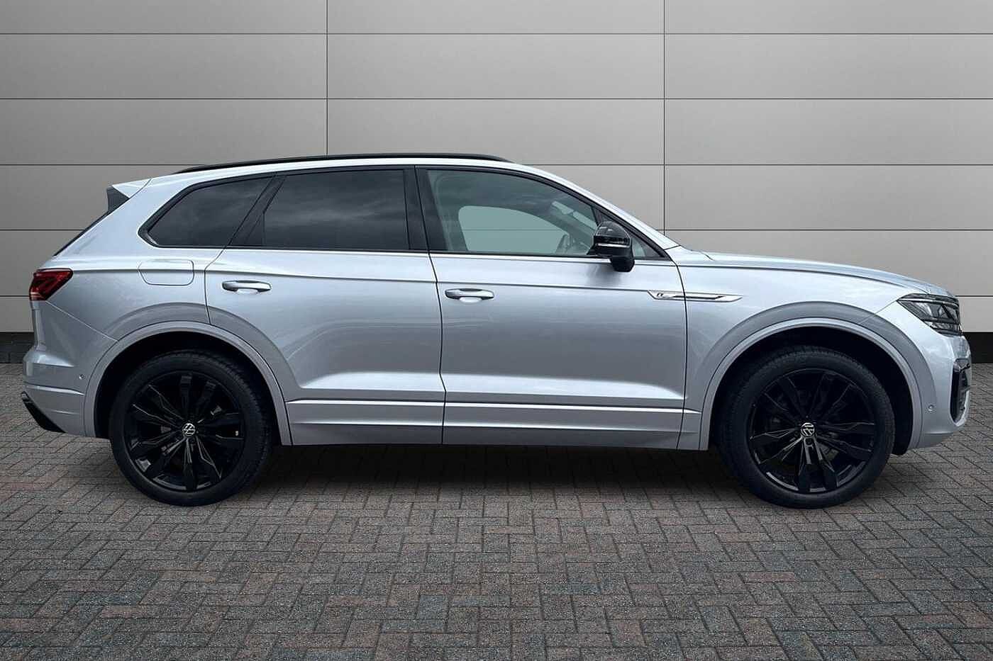 Volkswagen Touareg 3.0 TDI V6 Black Edition SUV 5dr Diesel Tiptronic 4Motion Euro 6 (s/s) (286 ps)