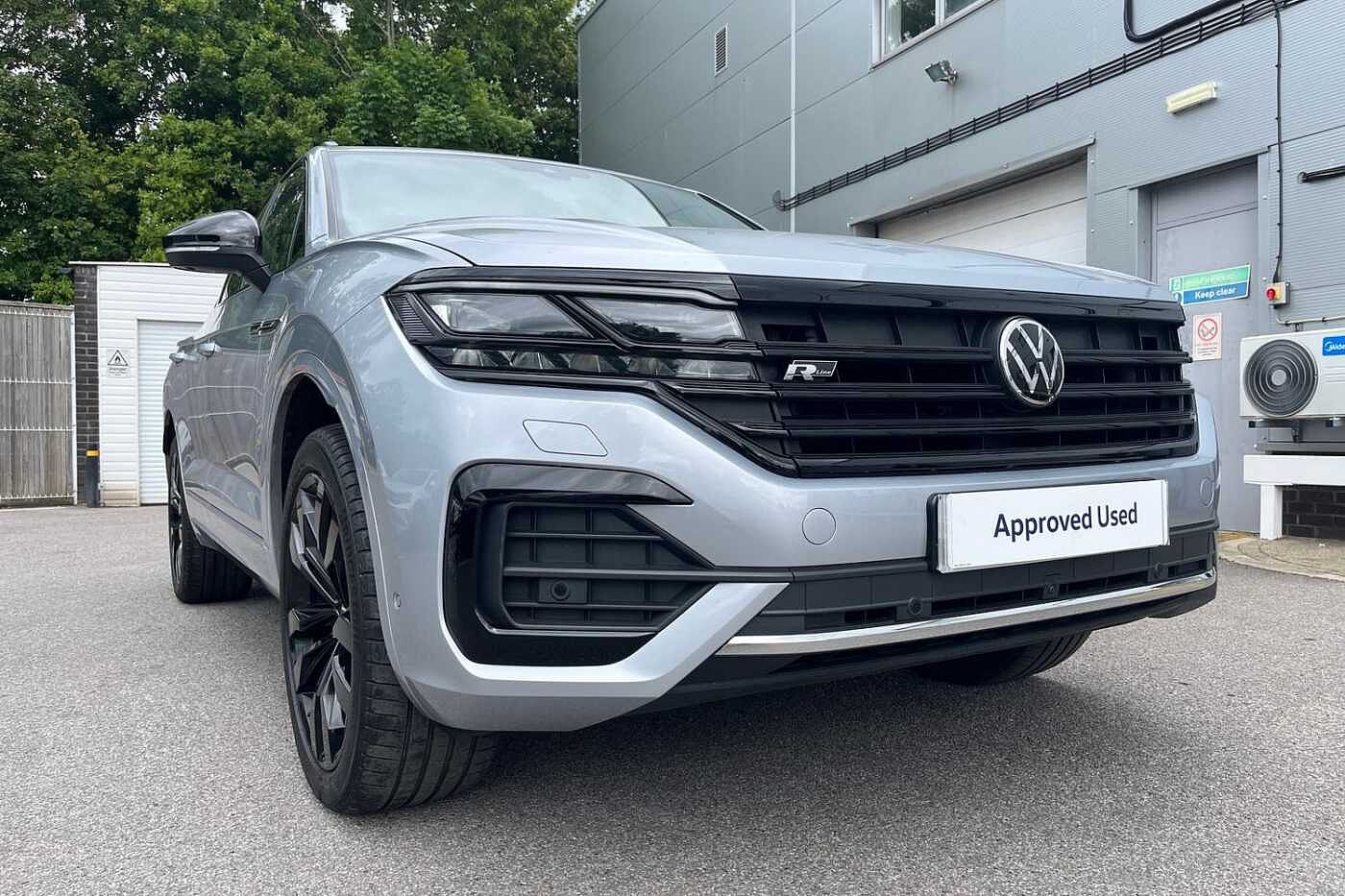 Volkswagen Touareg 3.0 TDI V6 Black Edition SUV 5dr Diesel Tiptronic 4Motion Euro 6 (s/s) (286 ps)