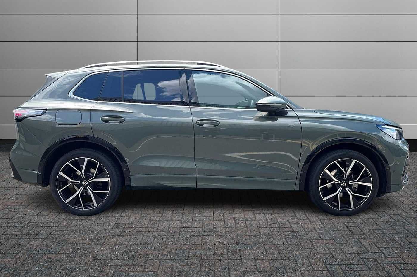 Volkswagen Tiguan 1.5 eTSI MHEV R-Line SUV 5dr Petrol Hybrid DSG Euro 6 (s/s) (150 ps)